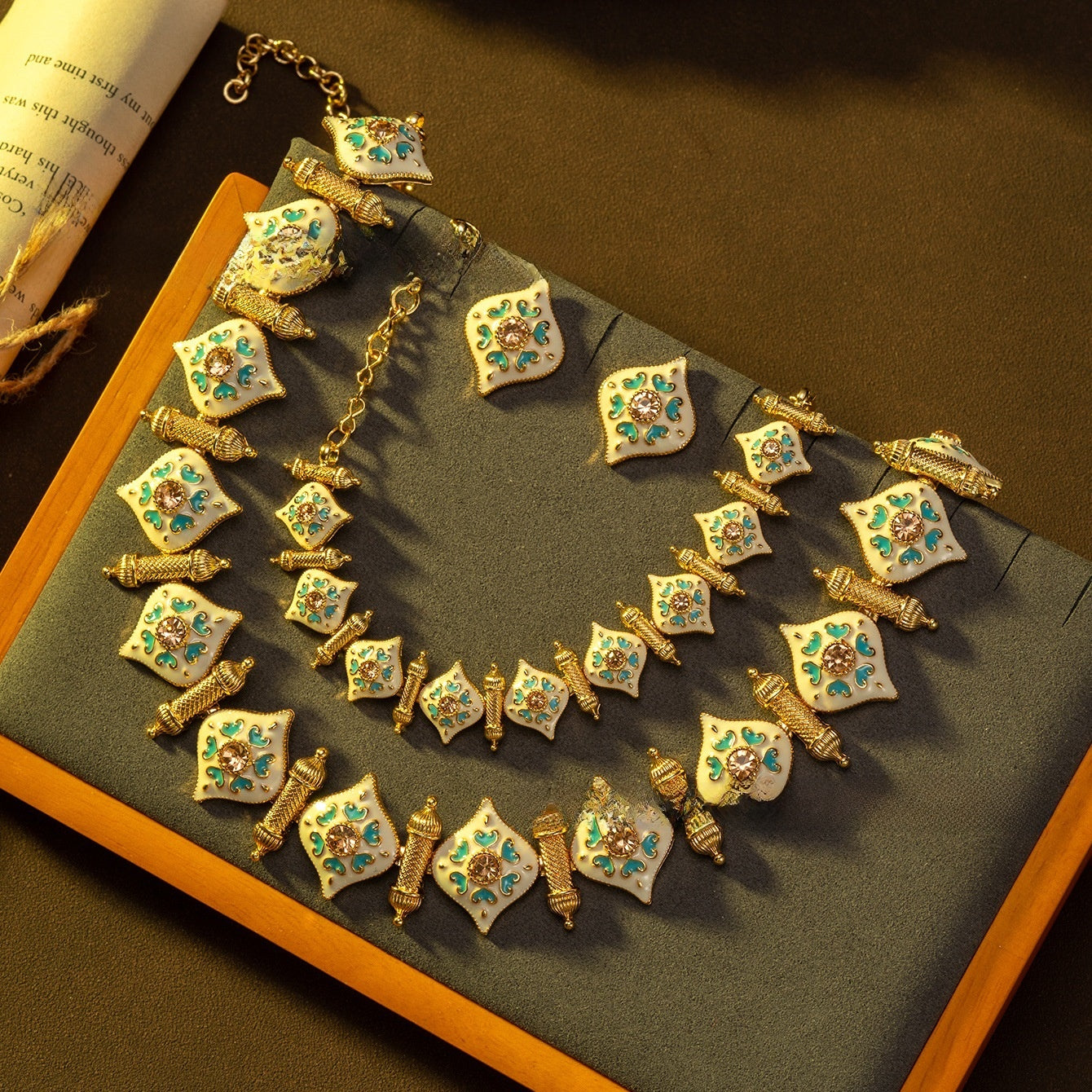 Beaded necklace jewelry set
