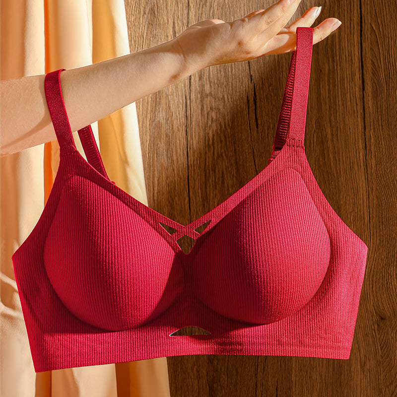 Beautiful and seamless lingerie for women