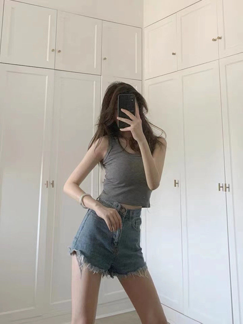 Beauty-backed bottoming top