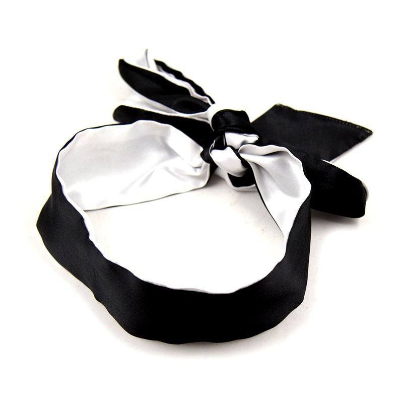 Belt with bow tie design