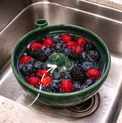 Green berry swirl bowl
