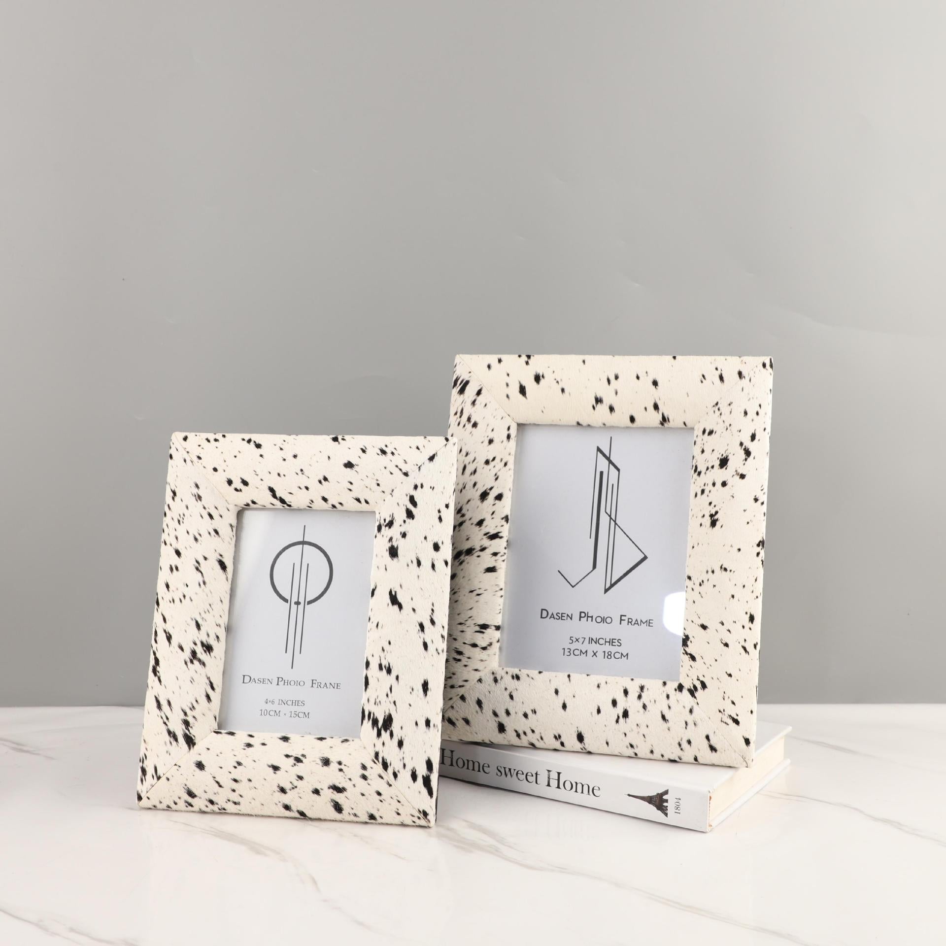 Black-and-white spotted picture frame decoration