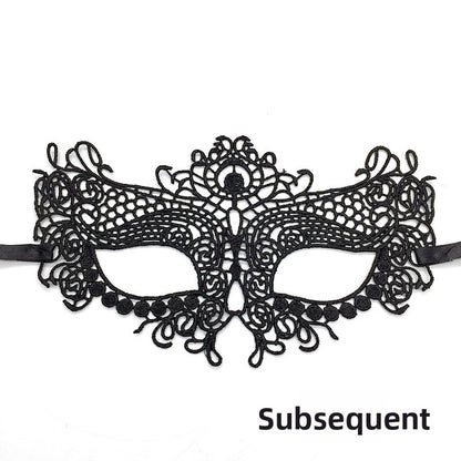 Black lace mask