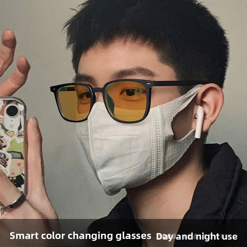 Black square-framed photochromic glasses