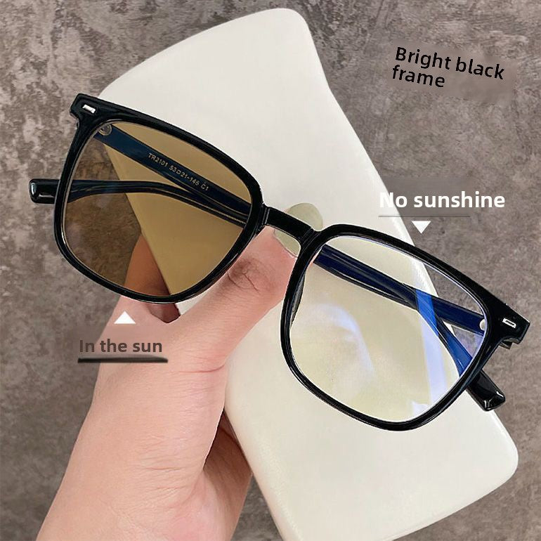 Black square-framed photochromic glasses