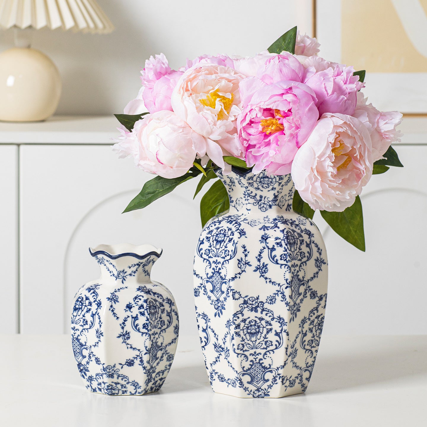 Blue and white porcelain vase