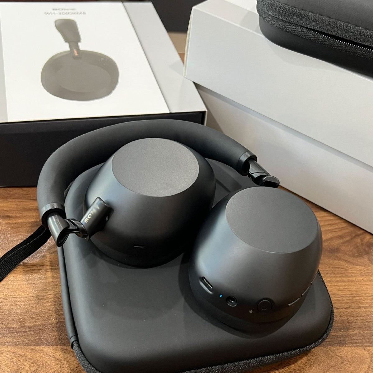 Bluetooth headphones