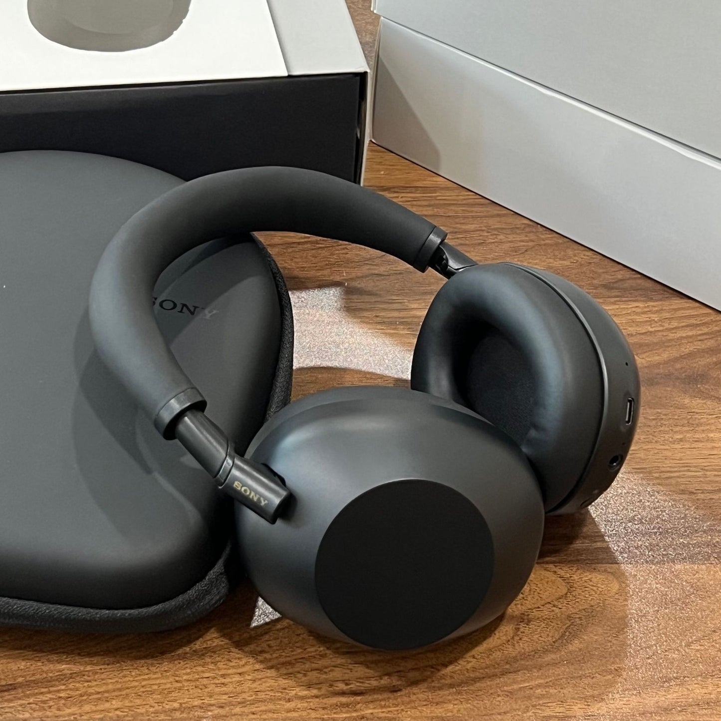 Bluetooth headphones