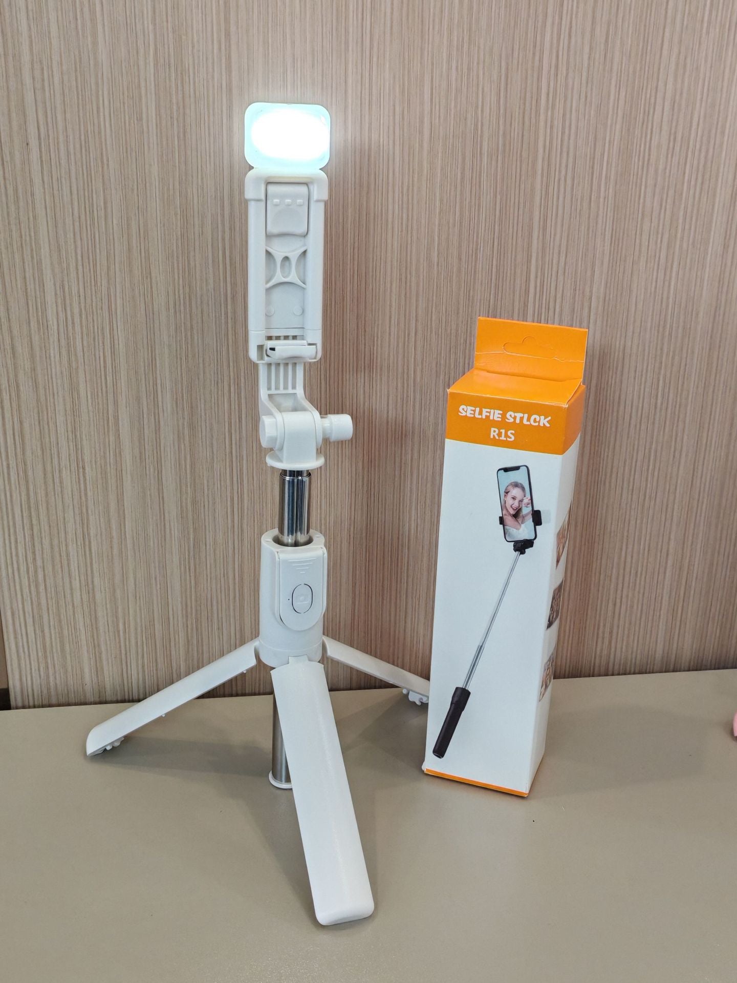 Bluetooth Selfie Stick