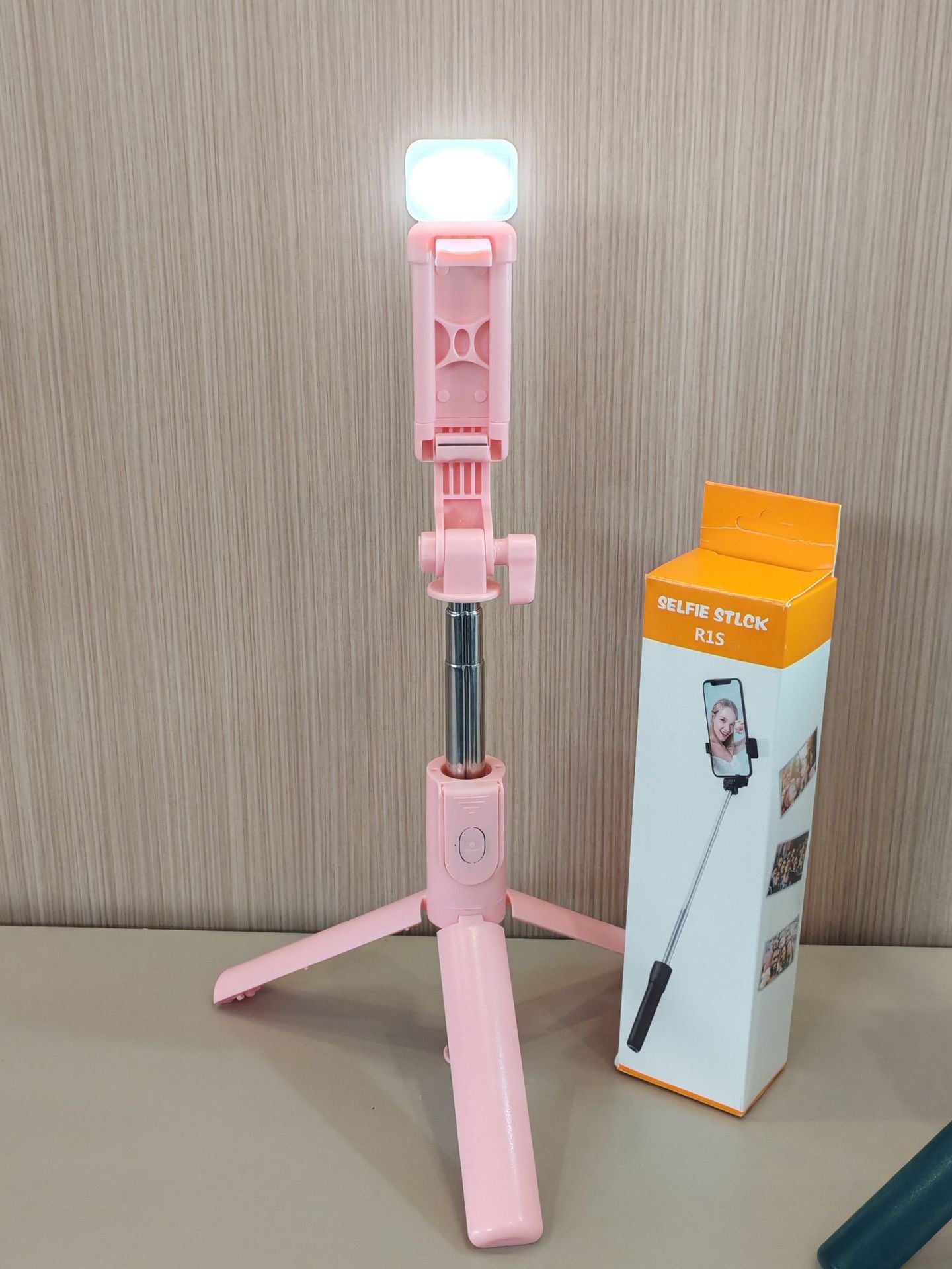Bluetooth Selfie Stick