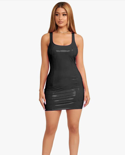 Body-hugging skirt
