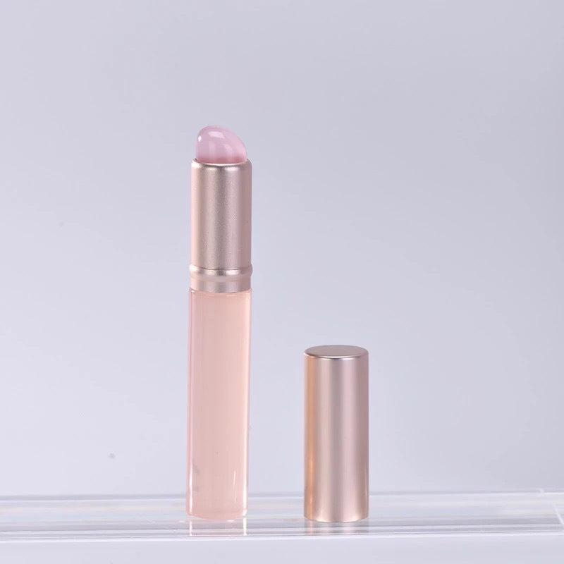 Bouncy silicone lip brush