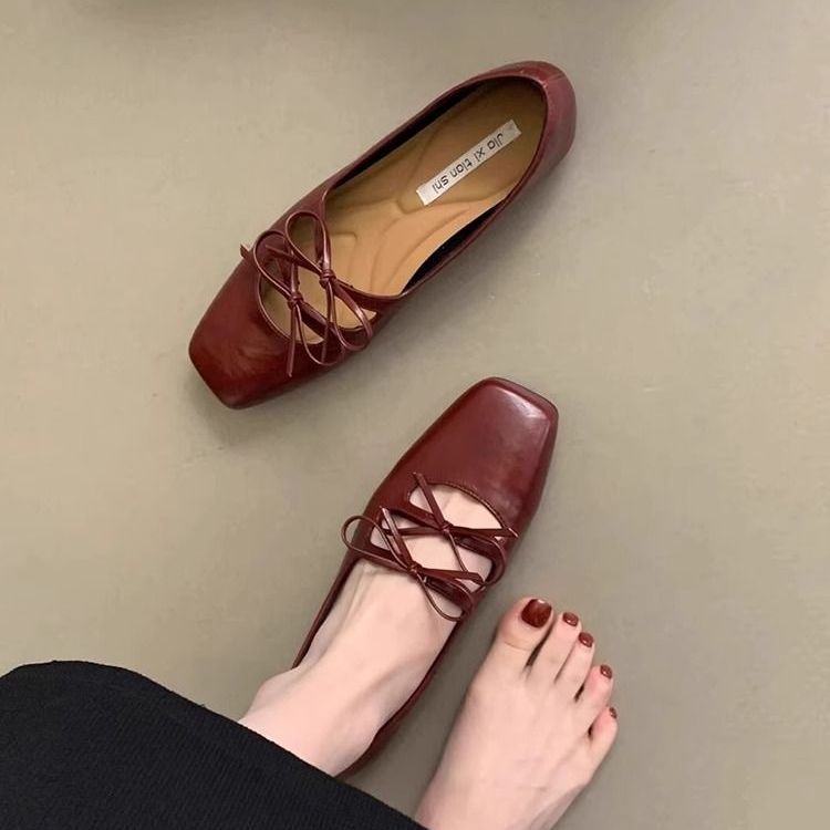 Bow Mary Jane shoes