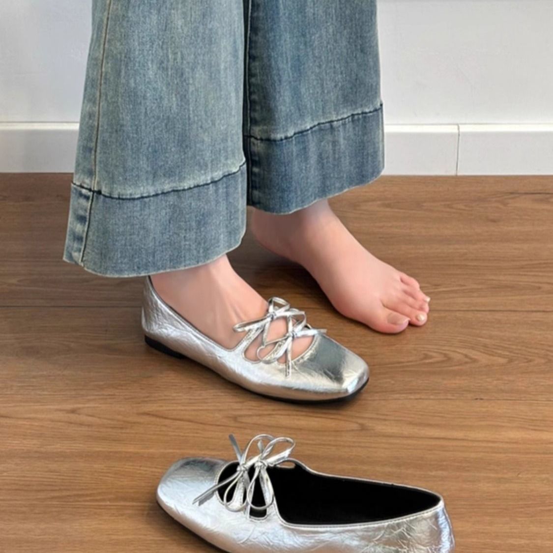 Bow Mary Jane shoes