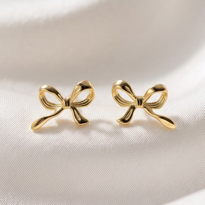Bow-shaped stud earrings
