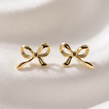 Bow-shaped stud earrings