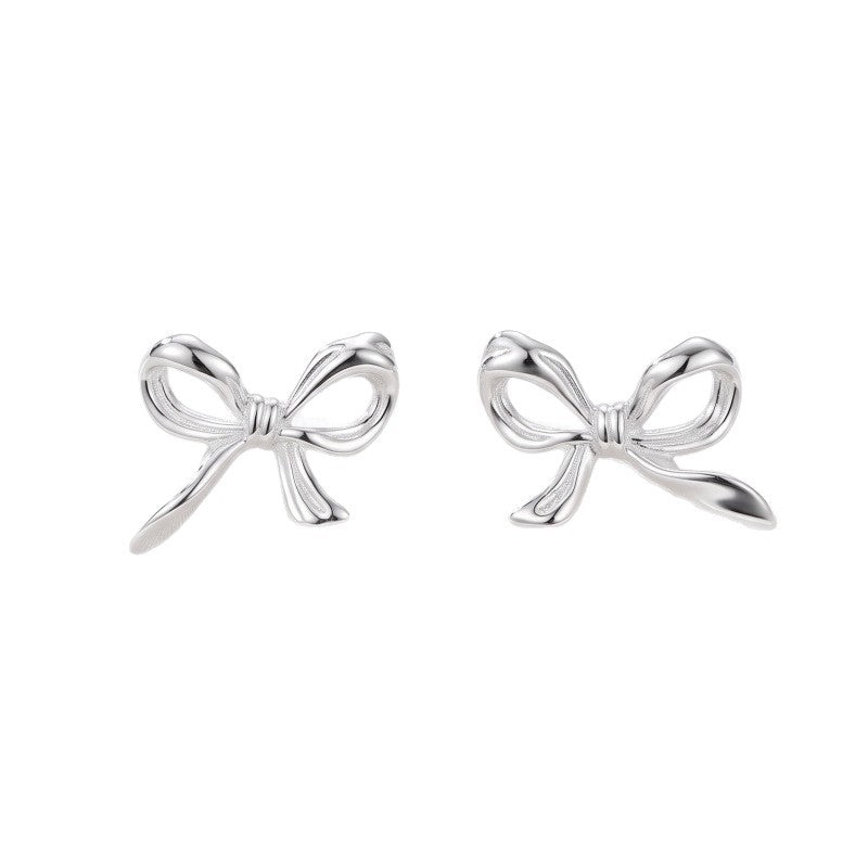 Bow-shaped stud earrings