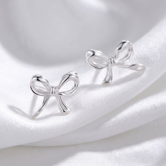 Bow-shaped stud earrings
