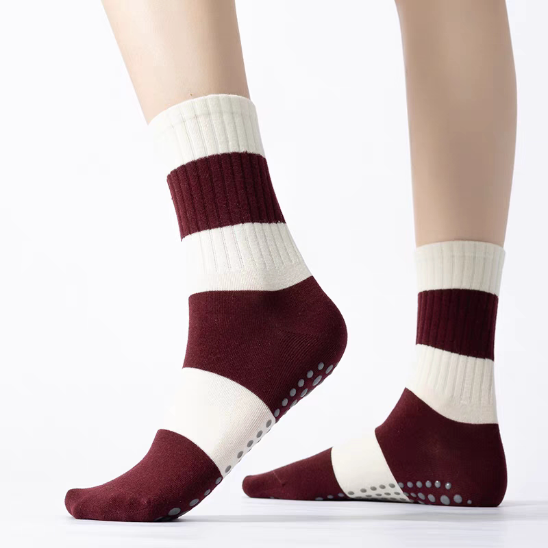 Bowknot Embroidered Non-Slip Yoga Socks