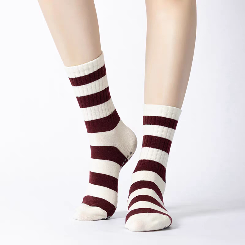 Bowknot Embroidered Non-Slip Yoga Socks
