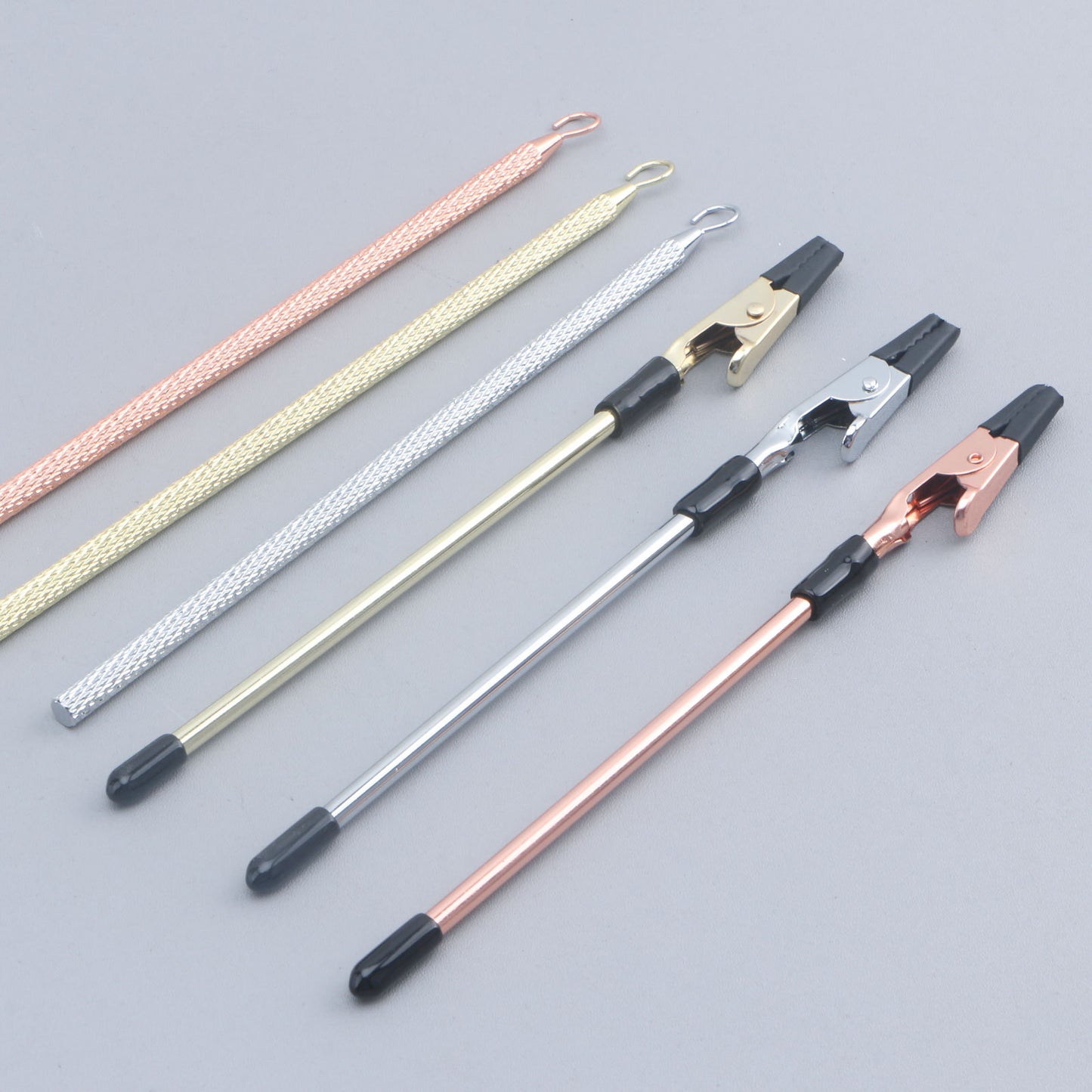 Bracelet clip wearing tool