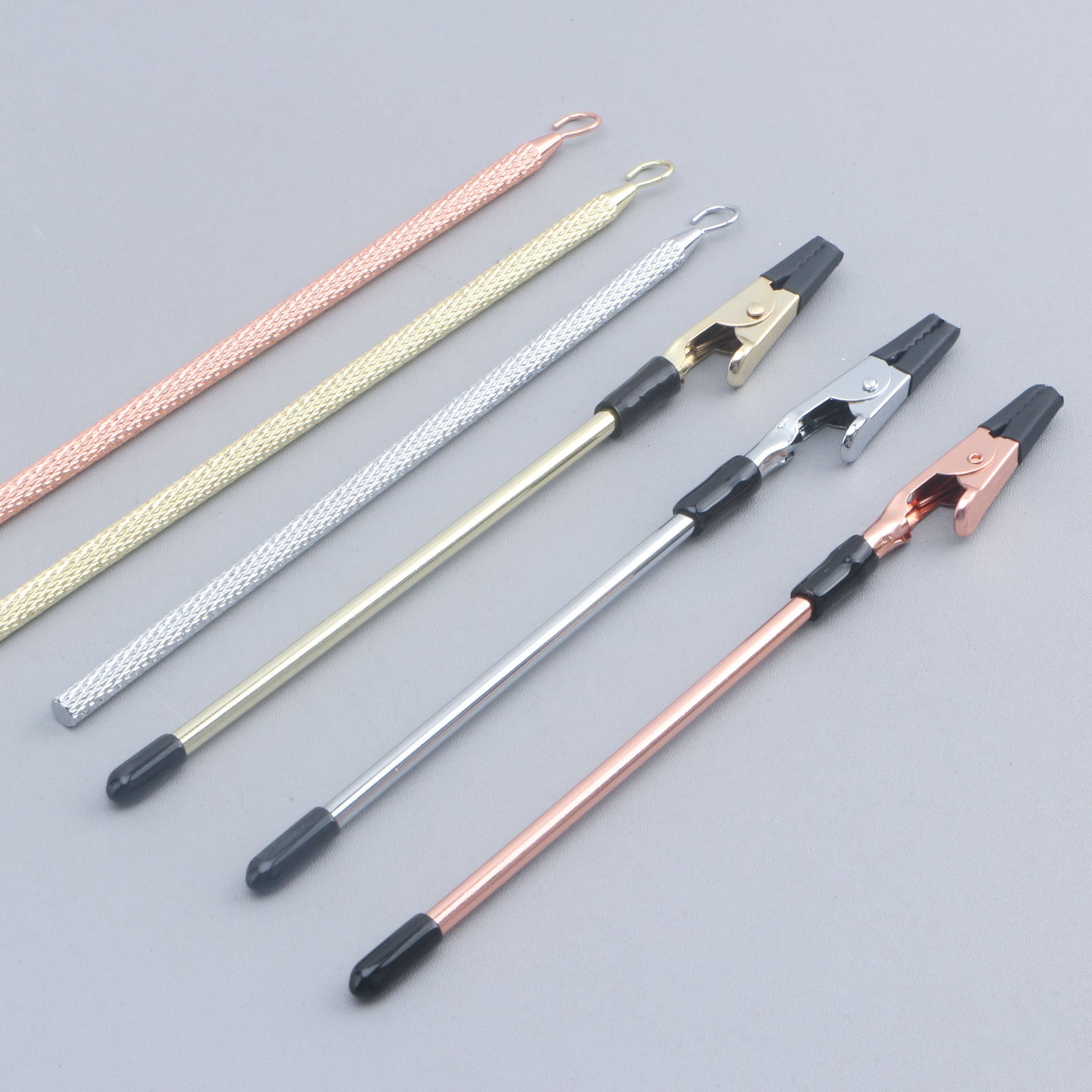 Bracelet clip wearing tool