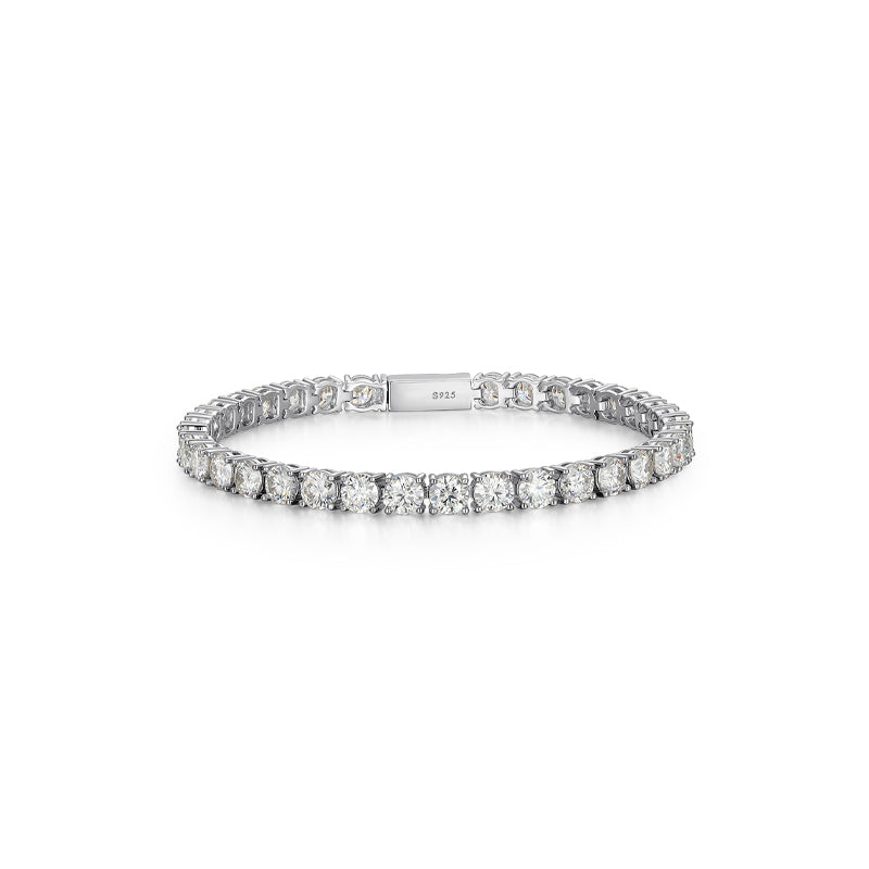 Bracelet with numerous diamonds