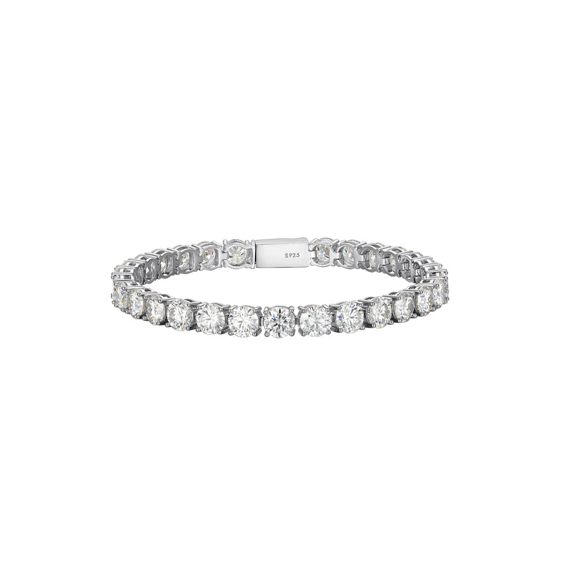 Bracelet with numerous diamonds