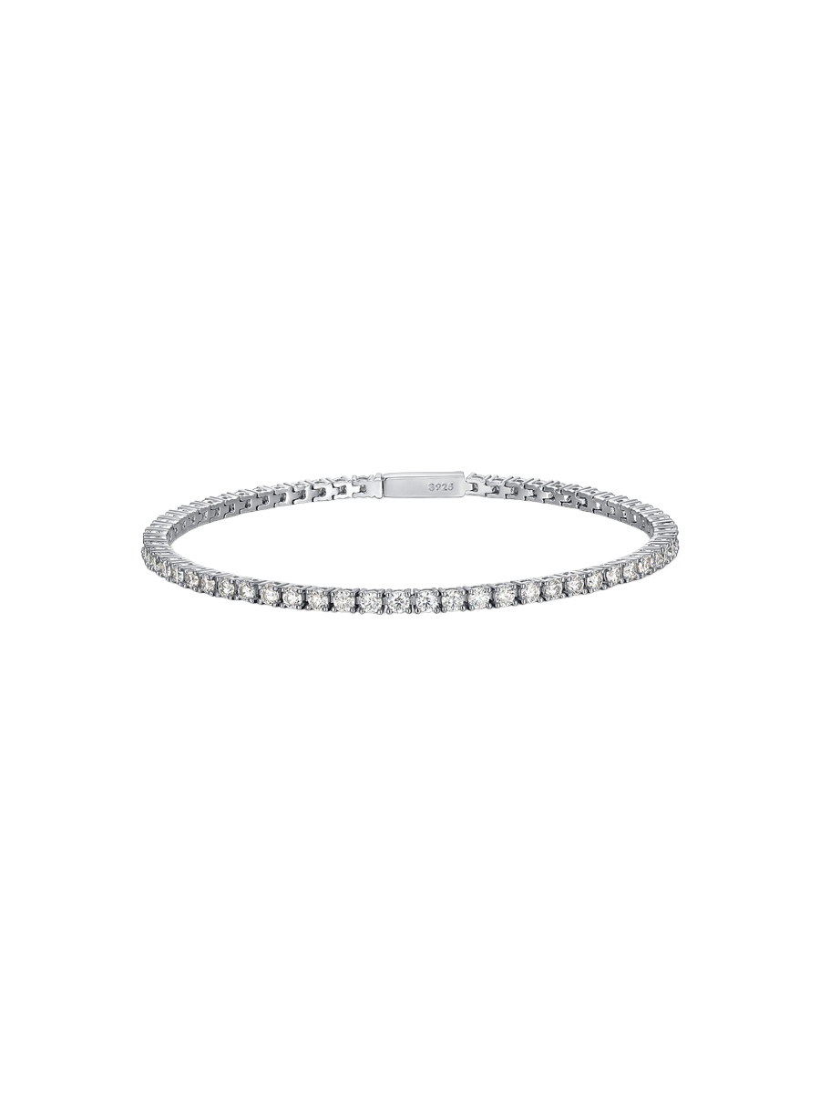 Bracelet with numerous diamonds