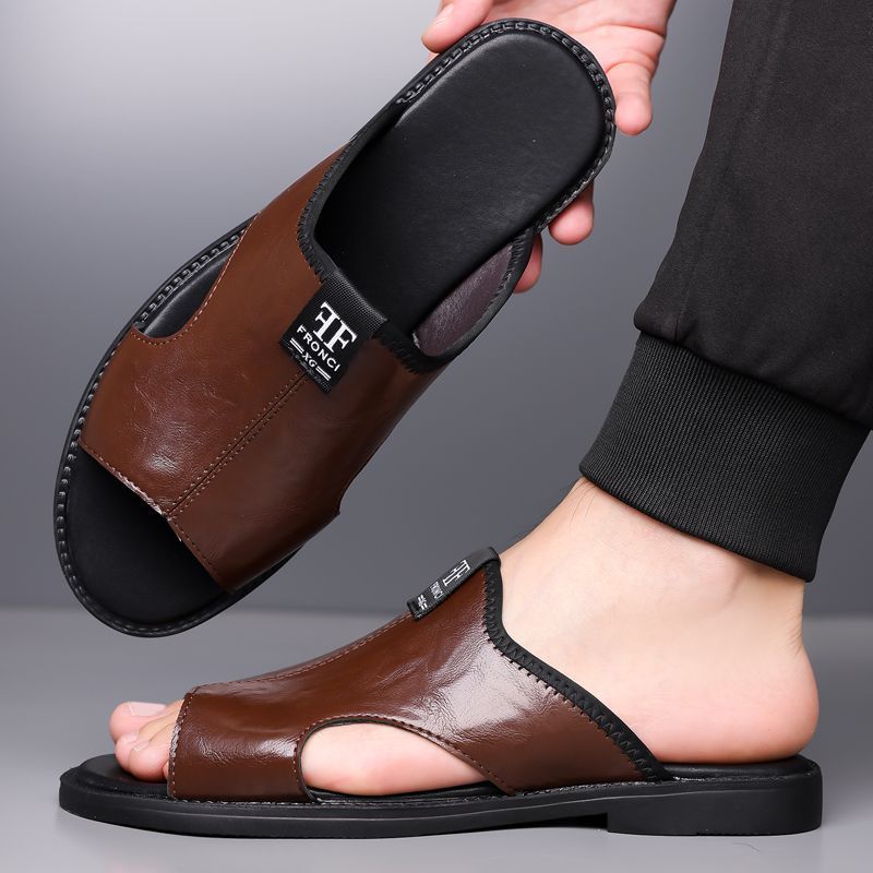 Breathable and anti-slip leather sandals
