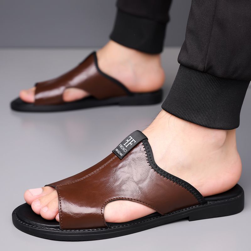 Breathable and anti-slip leather sandals