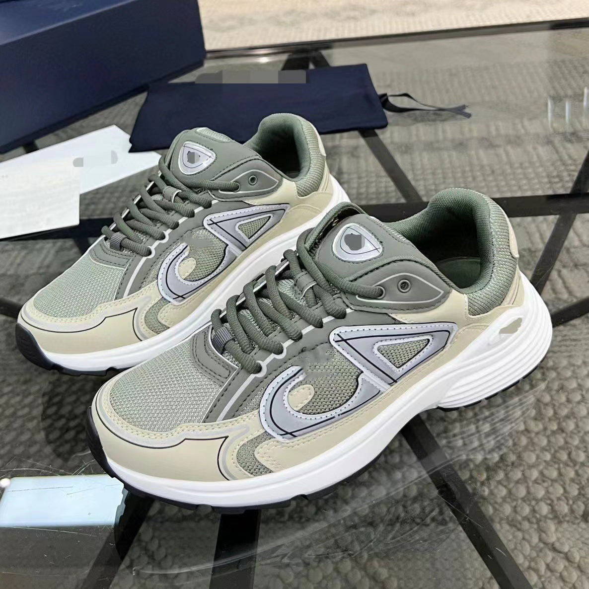 Breathable and Comfortable Casual Sports Shoes