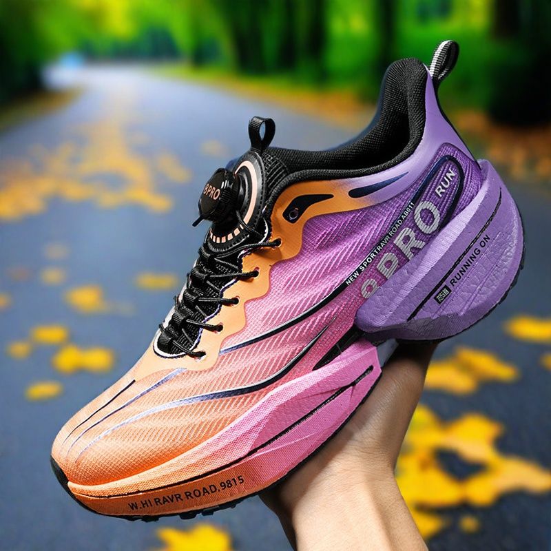Breathable soft-soled sports shoes