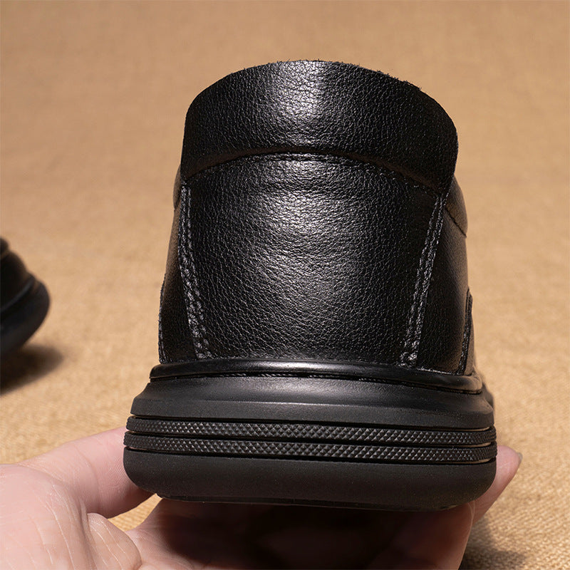 British-style round-toe black leather shoes