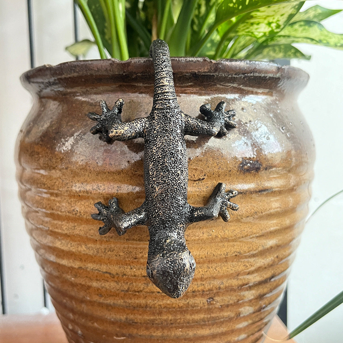 Bronze Gecko Plant Hanger