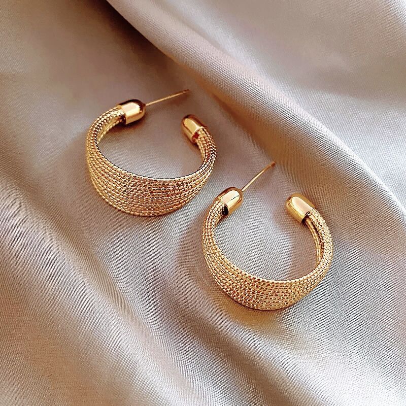 Brushed hoop earrings