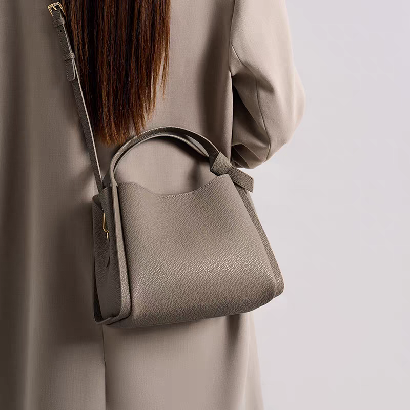 Bucket bag