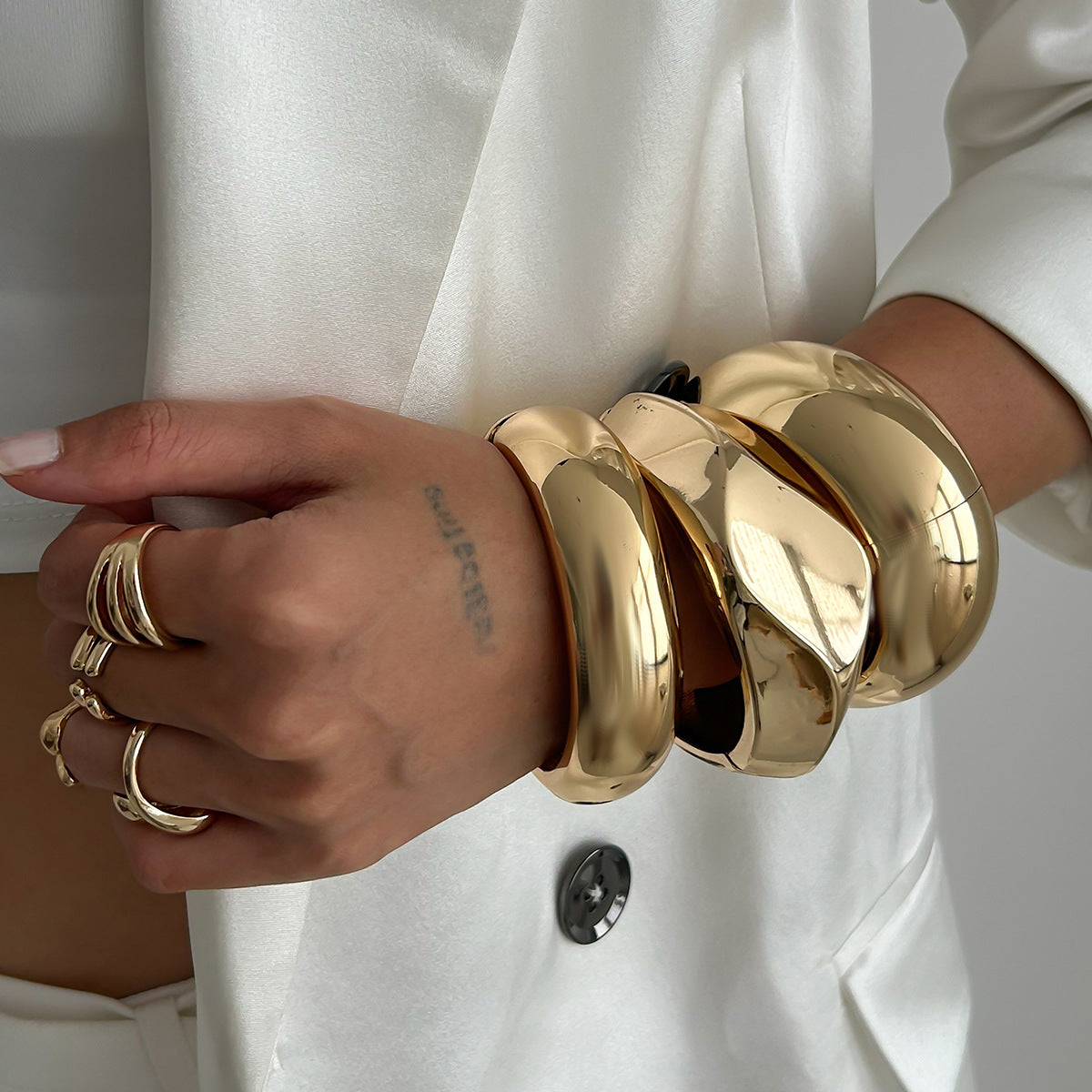 Buckle open bracelet