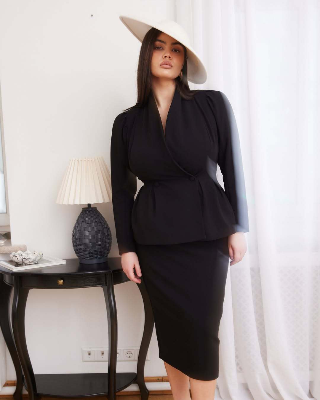 Button Detail Bubble Sleeve Dress Suit