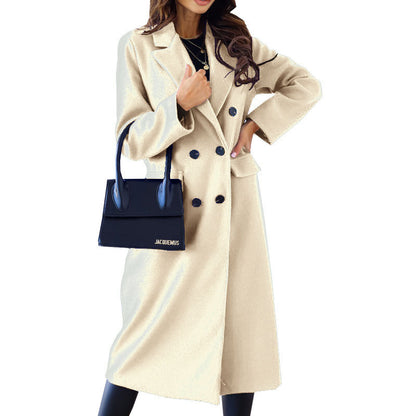 Buttoned woolen coat