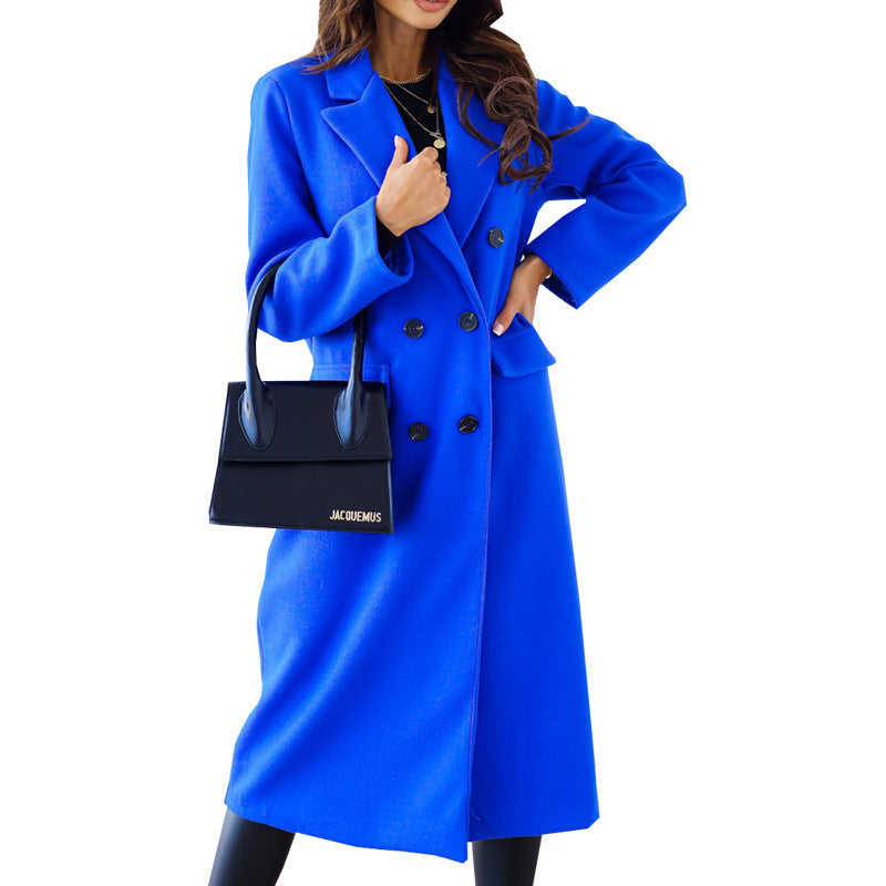 Buttoned woolen coat