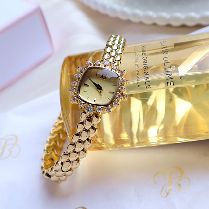 Women’s Niche Vintage Thin-Chain Watch – Timeless Design