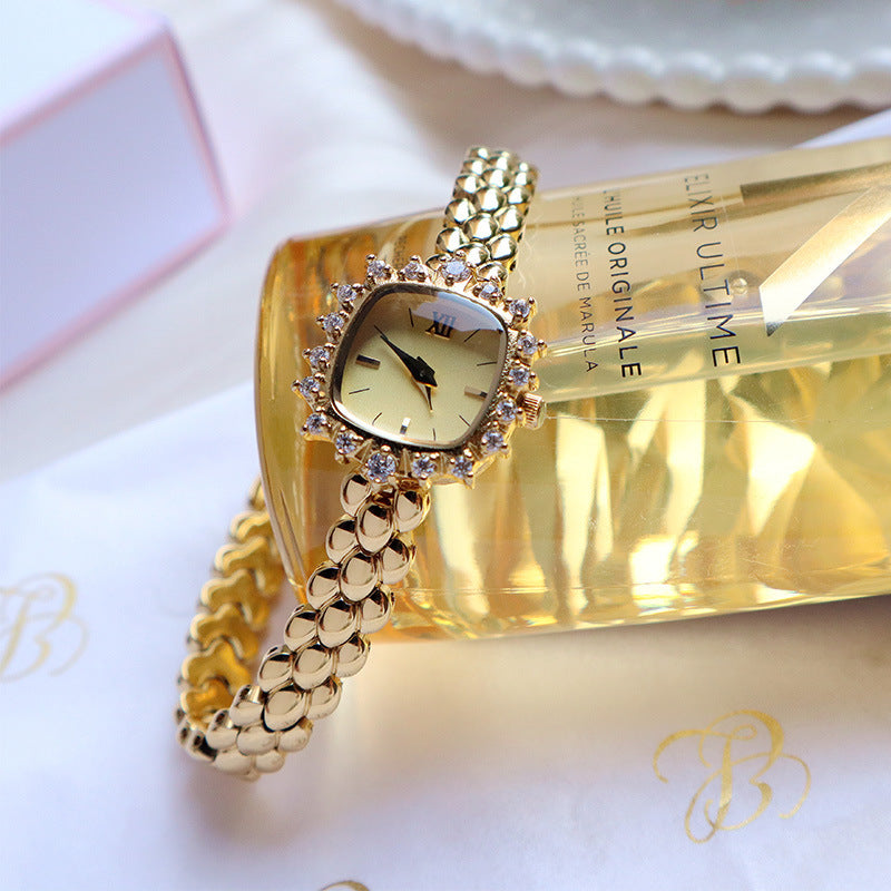 Women’s Niche Vintage Thin-Chain Watch – Timeless Design