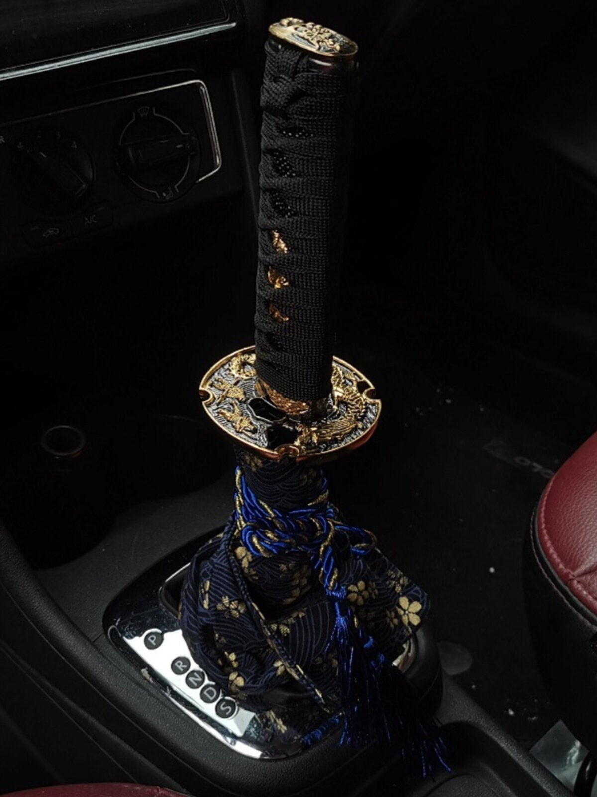 Car modified samurai gear head