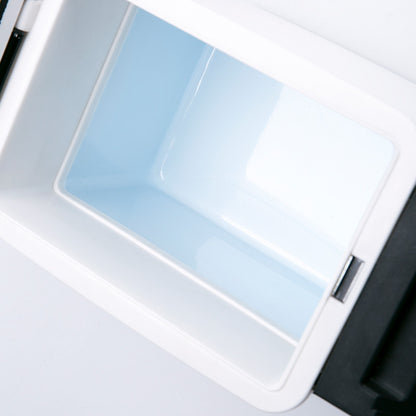 Car refrigeration and heating mini fridge