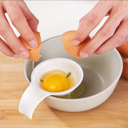 Card-type egg separator