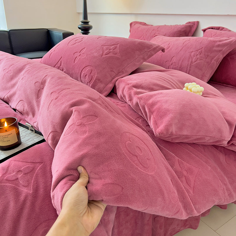 Carved Milk Velvet Bedding Set Winter Four-Piece