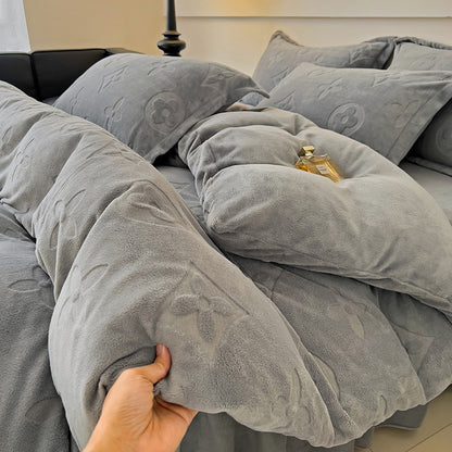 Carved Milk Velvet Bedding Set Winter Four-Piece