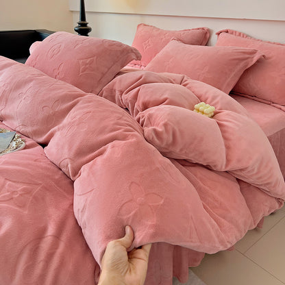 Carved Milk Velvet Bedding Set Winter Four-Piece
