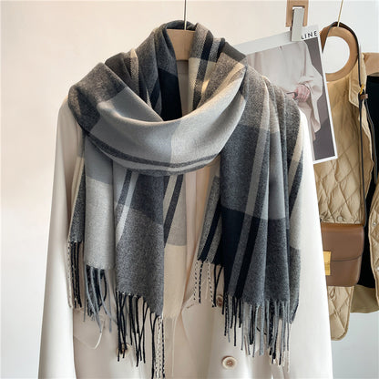 Cashmere tartan scarf with long tassel